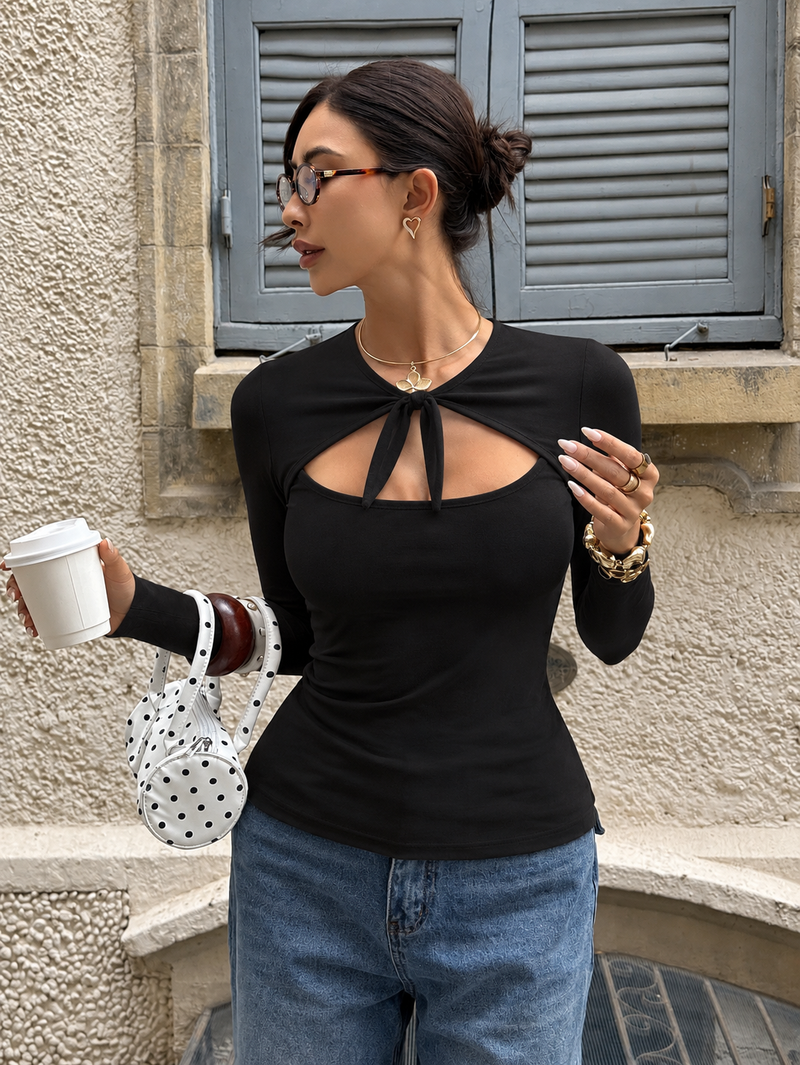 Kadın Cut Out Göğüs Dekolteli Bağlama Detaylı Uzun Kollu Dar Bluz